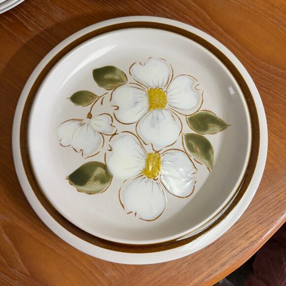 Vintage Chop Plate in New Spring by Daniele Collection Dogwood Blossoms 12" - Picture 1 of 9